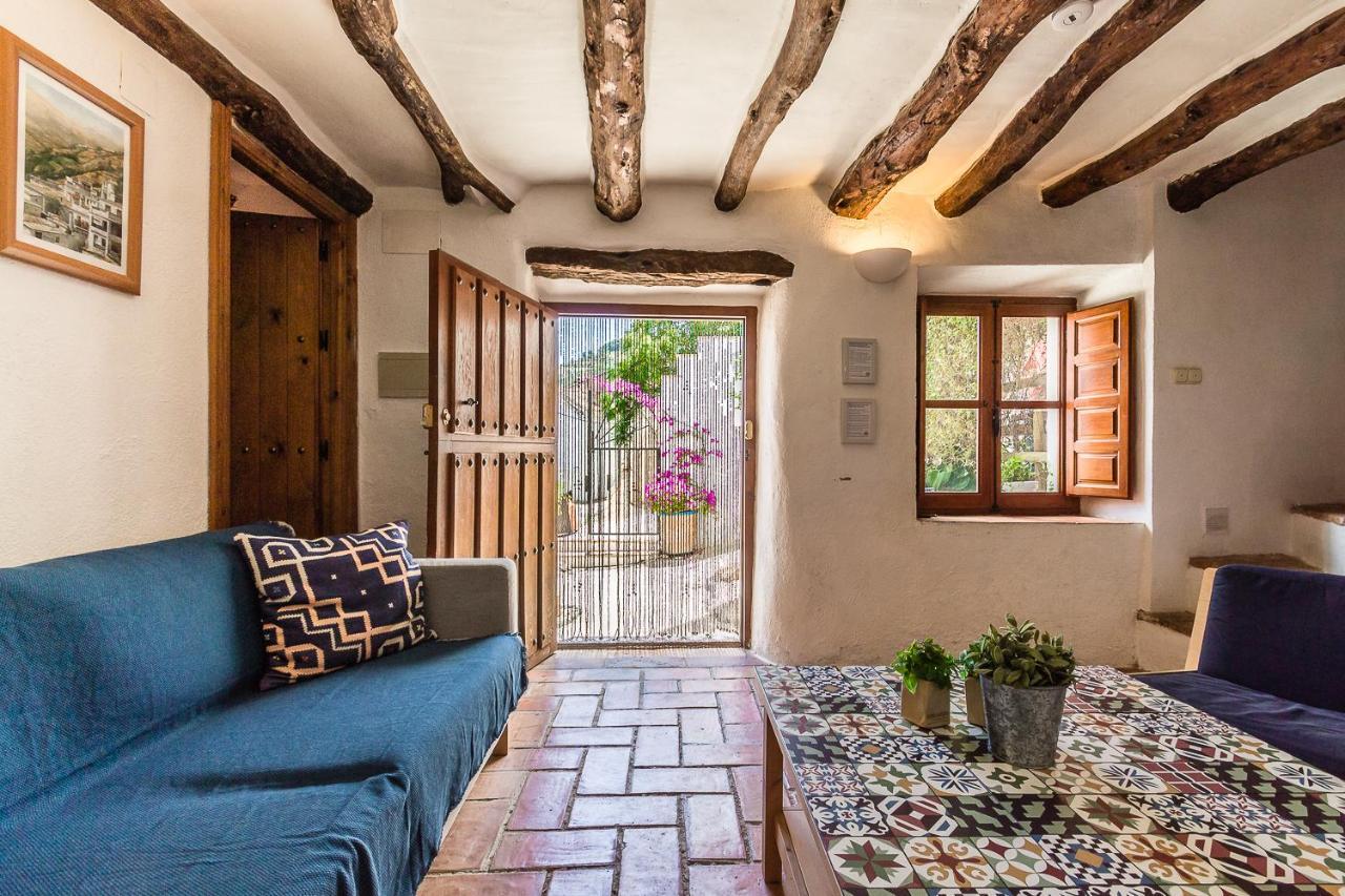 Casa Mundo - 16Th Century Traditional White Village House With Pool Pinos del Valle Exterior foto
