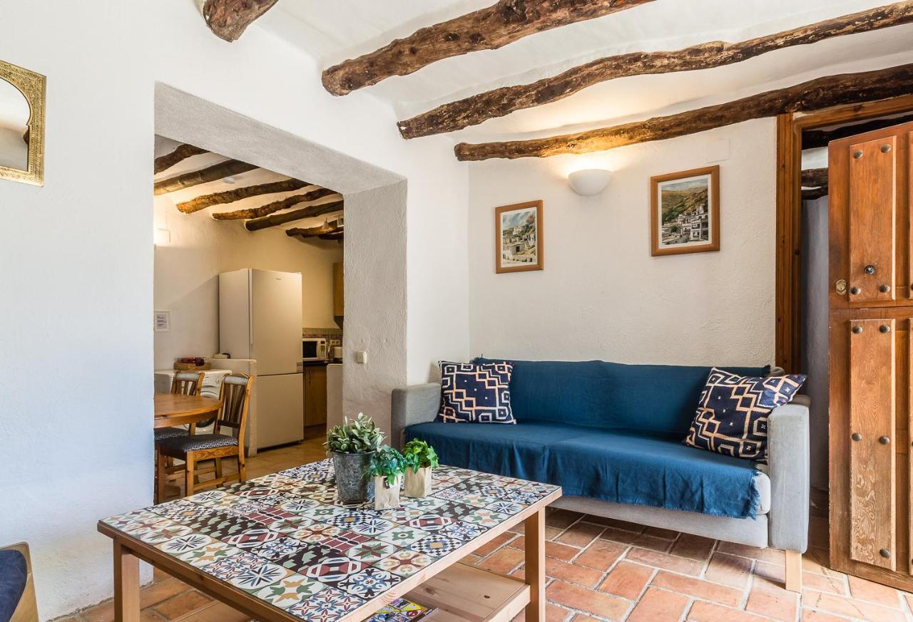 Casa Mundo - 16Th Century Traditional White Village House With Pool Pinos del Valle Exterior foto