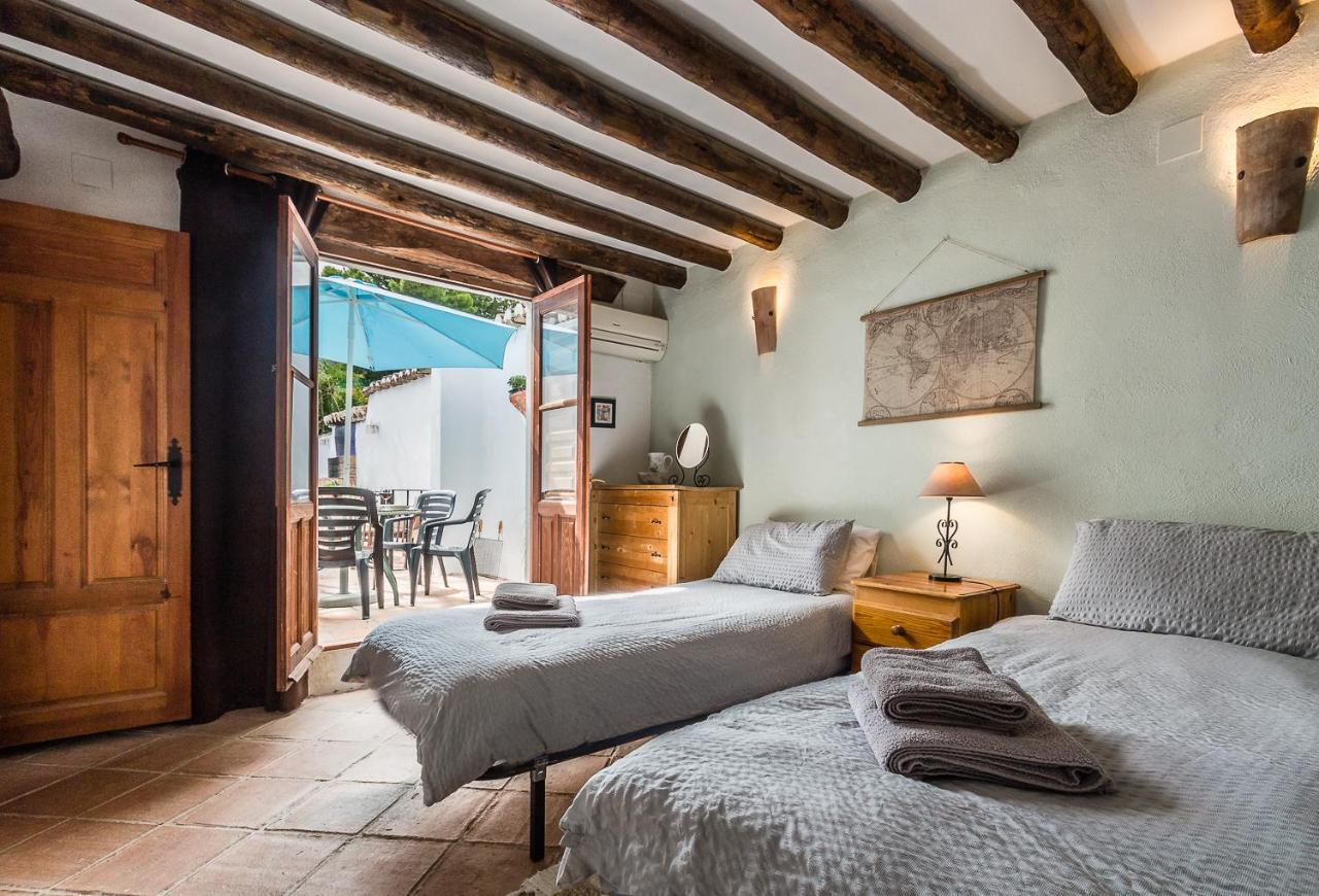 Casa Mundo - 16Th Century Traditional White Village House With Pool Pinos del Valle Exterior foto